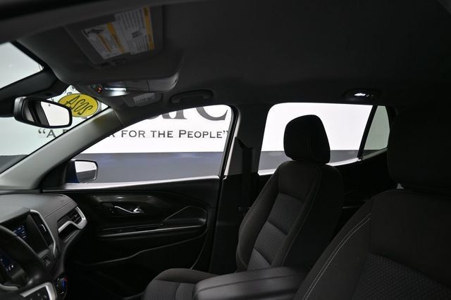 Used 2024 GMC Terrain SLE w/ Driver Convenience Package FWD image 18