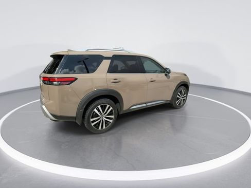 Used 2023 Nissan Pathfinder Platinum AWD/4WD image 9
