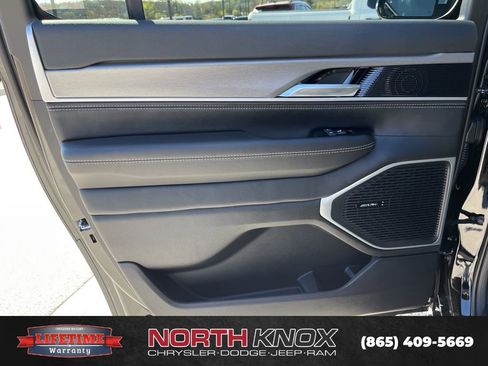 New 2026 Jeep Grand Wagoneer L 4WD image 17