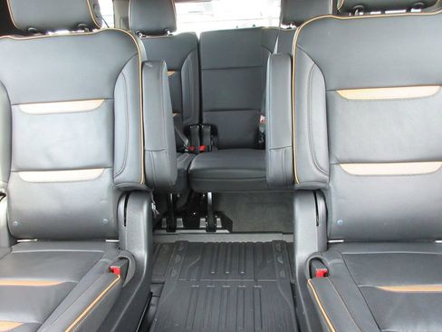 Used 2021 GMC Yukon XL AT4 w/ Technology Package AWD/4WD image 21