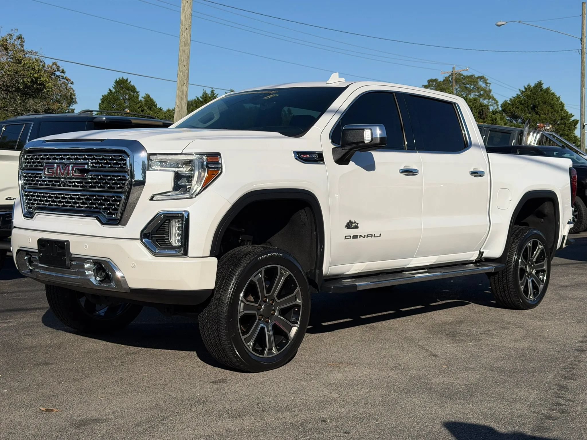 Used 2019 GMC Sierra 1500 Denali w/ Technology Package AWD/4WD image 3