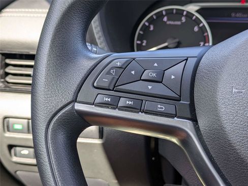 Used 2025 Nissan Sentra SV FWD image 25