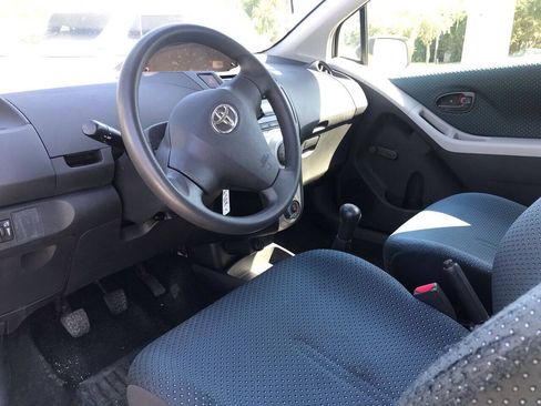 Used 2007 Toyota Yaris 2-Door Hatchback FWD image 7