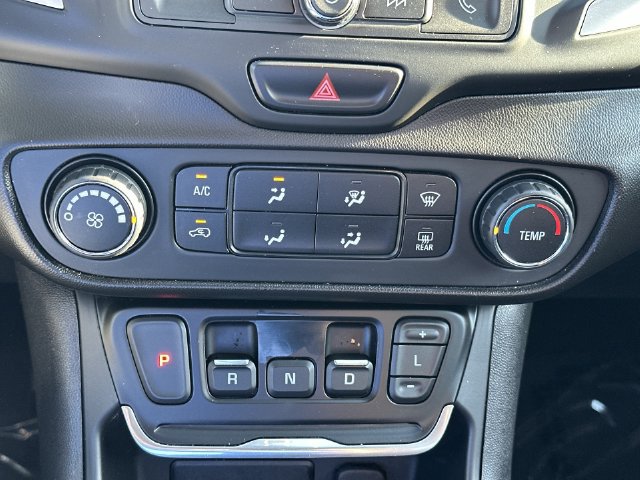 Used 2020 GMC Terrain SLE AWD/4WD image 26