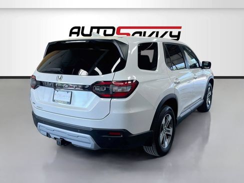 Used 2025 Honda Pilot EX-L image 7