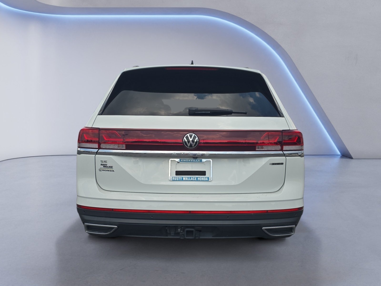 Used 2024 Volkswagen Atlas SE AWD/4WD image 4