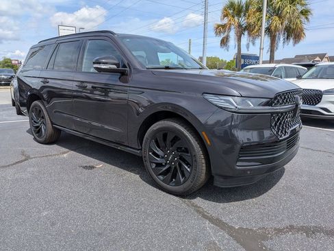 New 2026 Lincoln Navigator Reserve w/ Jet Appearance Package image 2