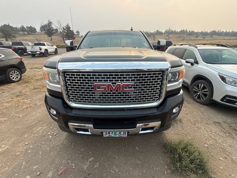 Used 2016 GMC Sierra 2500 Denali AWD/4WD image 2