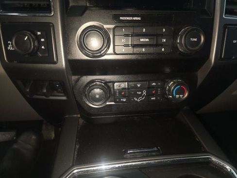 Used 2020 Ford F350 XLT w/ XLT Premium Package AWD/4WD image 19