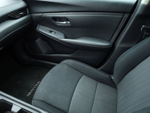 Used 2024 Nissan Sentra SV image 12