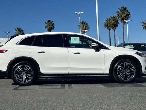 Used 2023 Mercedes-Benz EQS 450+ SUV image 3