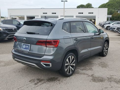 Certified 2023 Volkswagen Taos SE FWD image 5