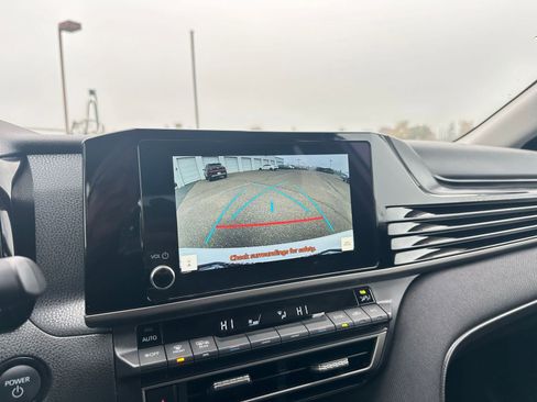 Used 2025 Toyota Camry LE image 17