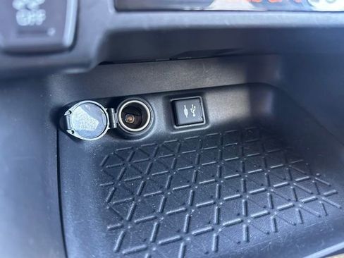 Used 2019 Toyota RAV4 LE image 29