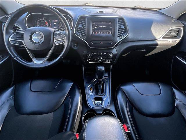 Used 2019 Jeep Cherokee Latitude Plus w/ Comfort/Convenience Group FWD image 16