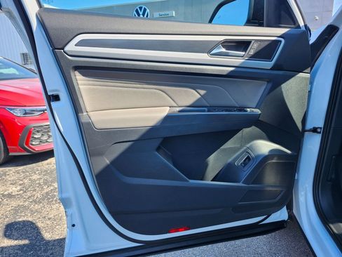 Certified 2023 Volkswagen Atlas Cross Sport SEL R-Line AWD/4WD image 12