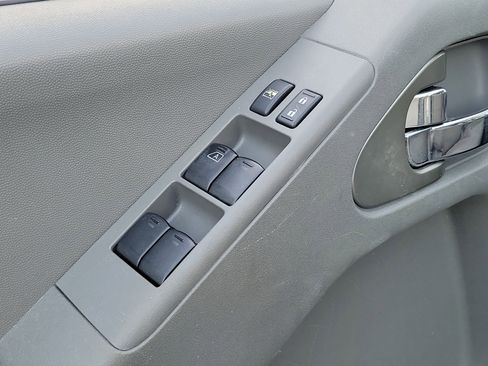 Used 2019 Nissan Frontier SV image 22