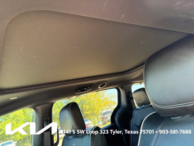 Used 2020 Chrysler Pacifica Limited w/ S Appearance Package FWD image 15