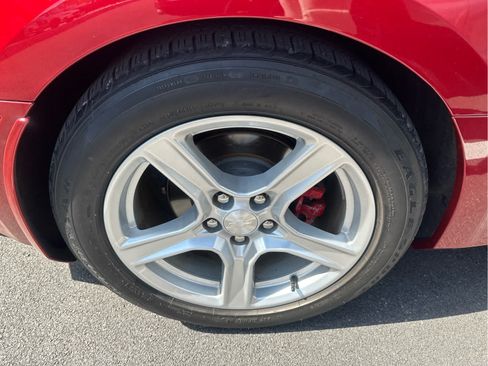 Used 2019 Chevrolet Camaro LT RWD image 8