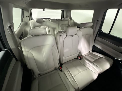 Used 2024 Jeep Wagoneer Series II w/ Flexible Seating Group RWD image 32