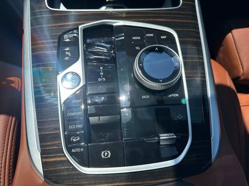 Used 2025 BMW X7 M60i image 25