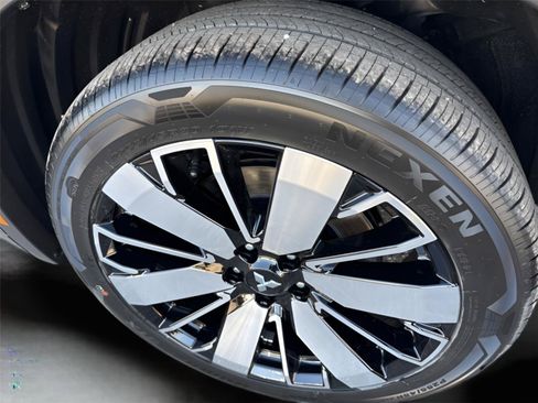 New 2026 Mitsubishi Outlander SE FWD image 12