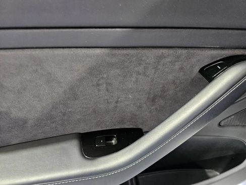 Used 2018 Tesla Model 3 Mid Range RWD image 11