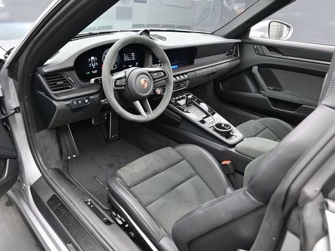 Used 2026 Porsche 911 Targa 4 GTS AWD/4WD image 4