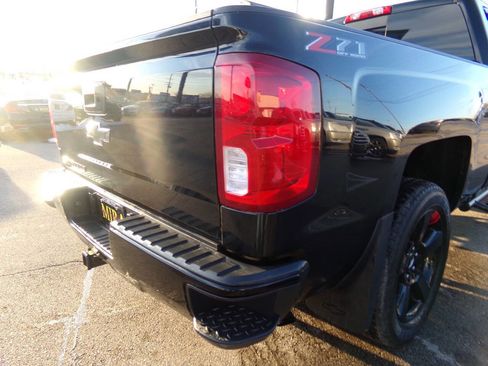 Used 2018 Chevrolet Silverado 1500 LTZ Z71 w/ Redline Edition image 40
