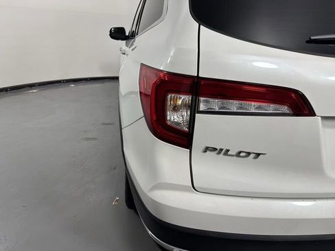 Certified 2022 Honda Pilot Touring image 32