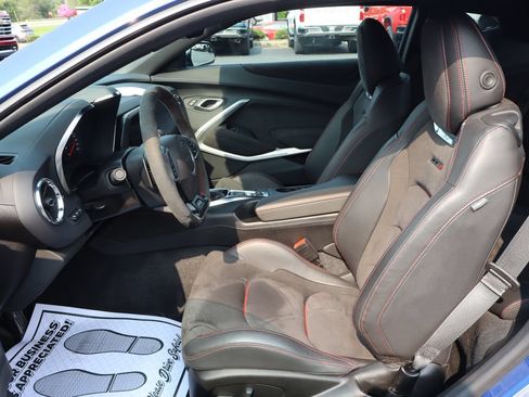 Used 2022 Chevrolet Camaro ZL1 RWD image 7