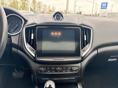Used 2017 Maserati Ghibli S RWD image 20