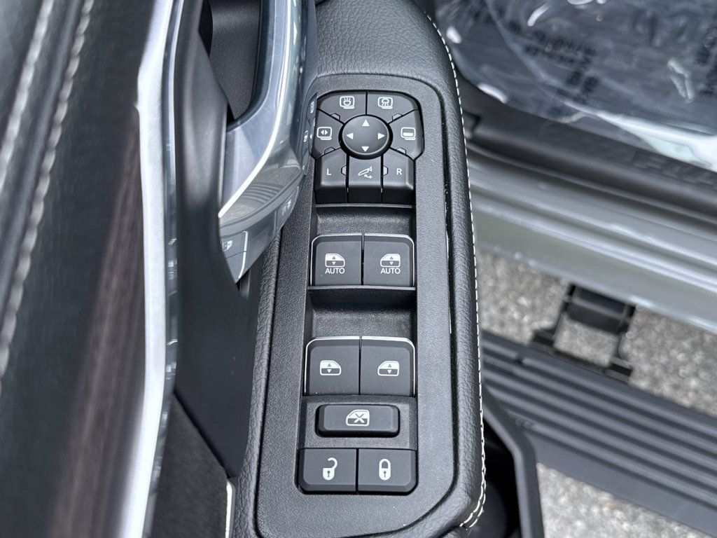 New 2026 RAM 3500 Laramie AWD/4WD image 26