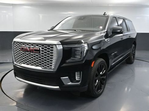 Used 2023 GMC Yukon XL Denali image 13