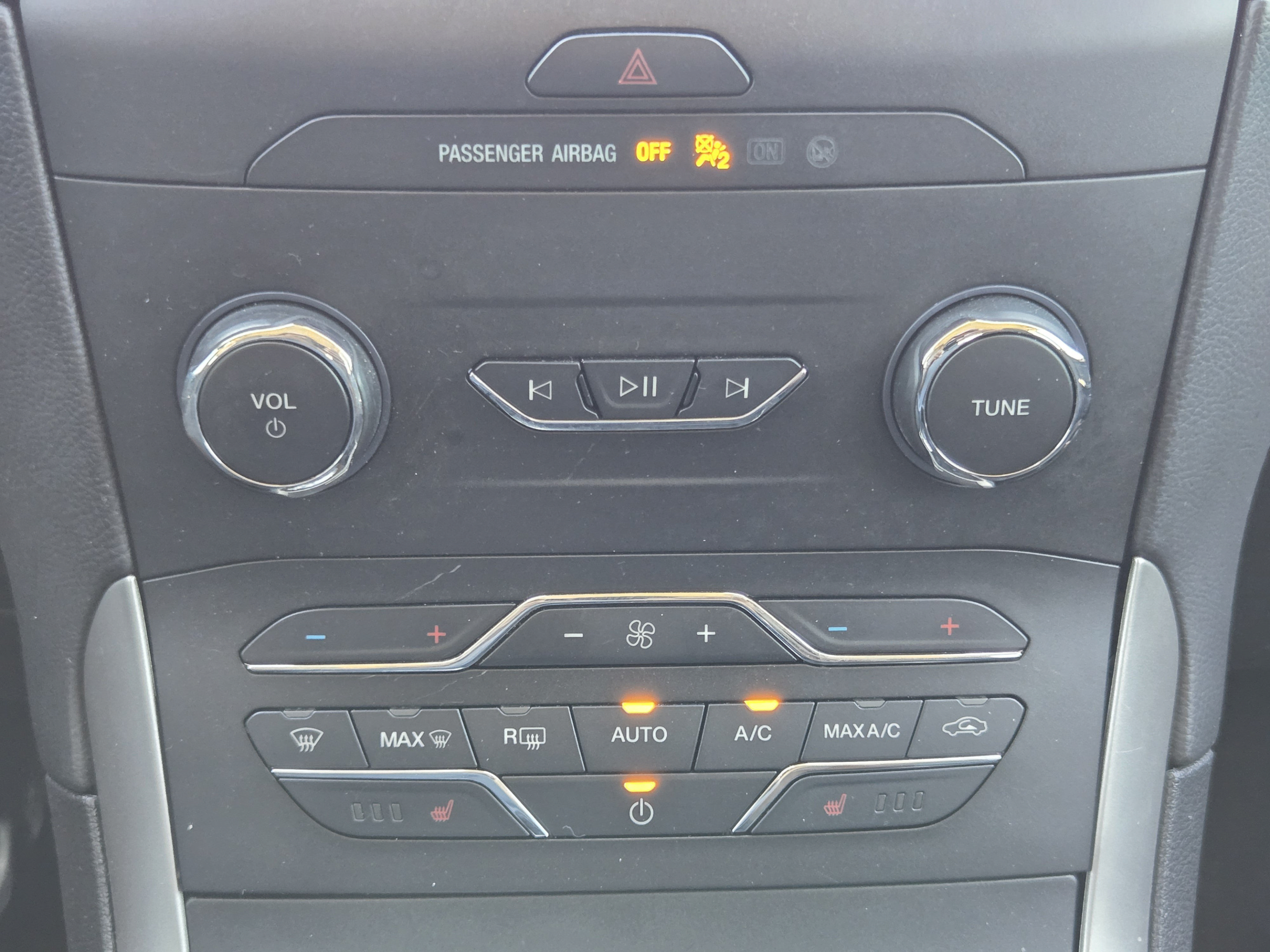 Used 2020 Ford Edge SEL w/ Convenience Package FWD image 19