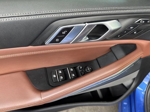 Used 2020 BMW X6 M50i image 10