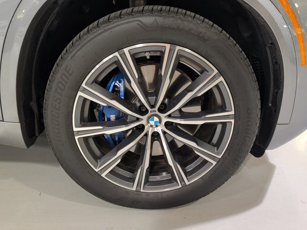 Certified 2026 BMW X5 xDrive40i w/ M Sport Package AWD/4WD image 7