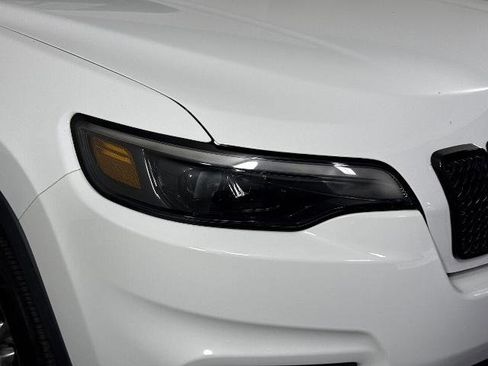 Used 2019 Jeep Cherokee Latitude Plus w/ Comfort/Convenience Group image 7