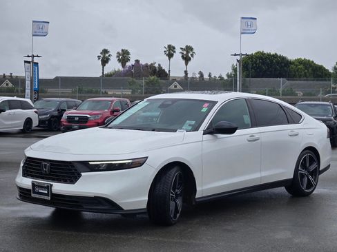 Used 2024 Honda Accord Sport image 3