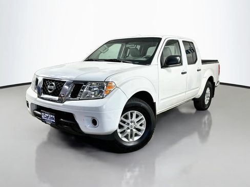 Used 2017 Nissan Frontier SV RWD image 3