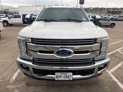 Used 2017 Ford F250 Lariat w/ Chrome Package image 2