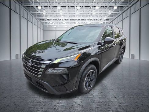 Certified 2025 Nissan Rogue SV FWD image 3