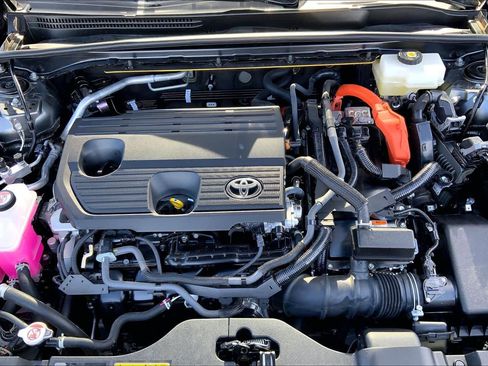 Used 2025 Toyota Crown Limited image 32