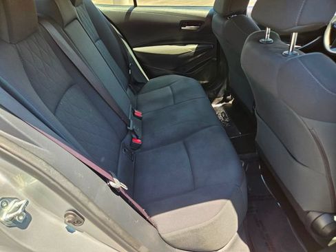 Used 2020 Toyota Corolla LE FWD image 19