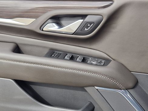 Used 2022 GMC Yukon XL Denali w/ Denali Premium Package image 25