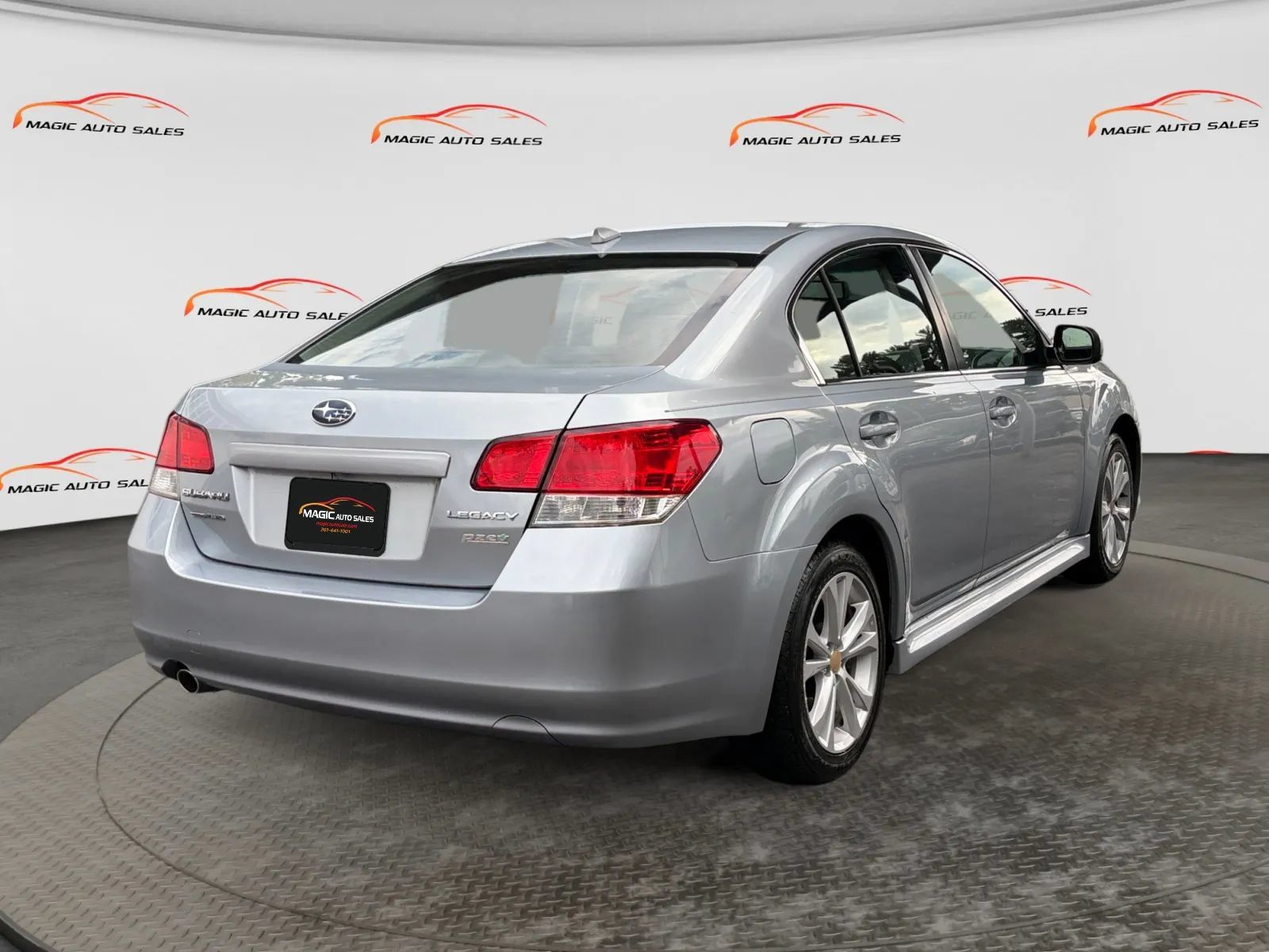 Used 2014 Subaru Legacy 2.5i Premium AWD/4WD image 10