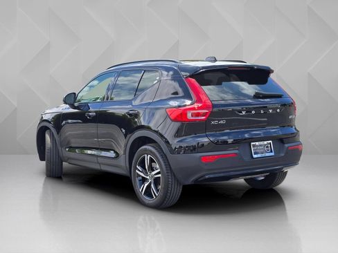 Certified 2023 Volvo XC40 B5 Plus w/ Protection Package Premier AWD/4WD image 6