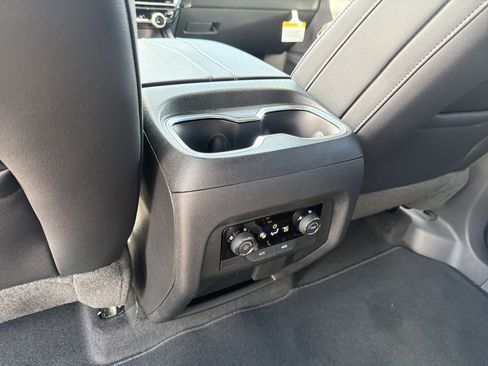 New 2026 Chevrolet Traverse LT image 14