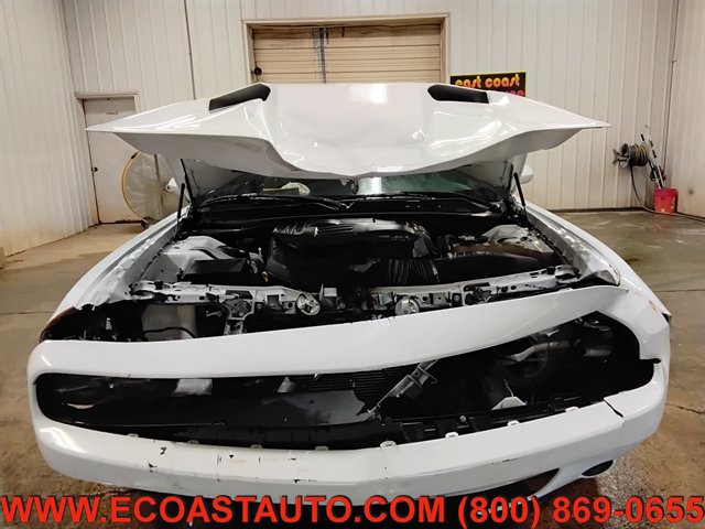 Used 2019 Dodge Challenger SXT RWD image 7