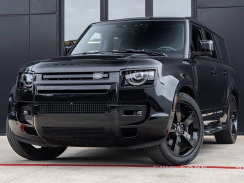 Used 2025 Land Rover Defender 130 V8 AWD/4WD image 1